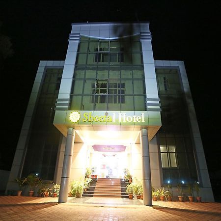 Oyo 4635 Sheetal Hotel Haldwāni Kültér fotó
