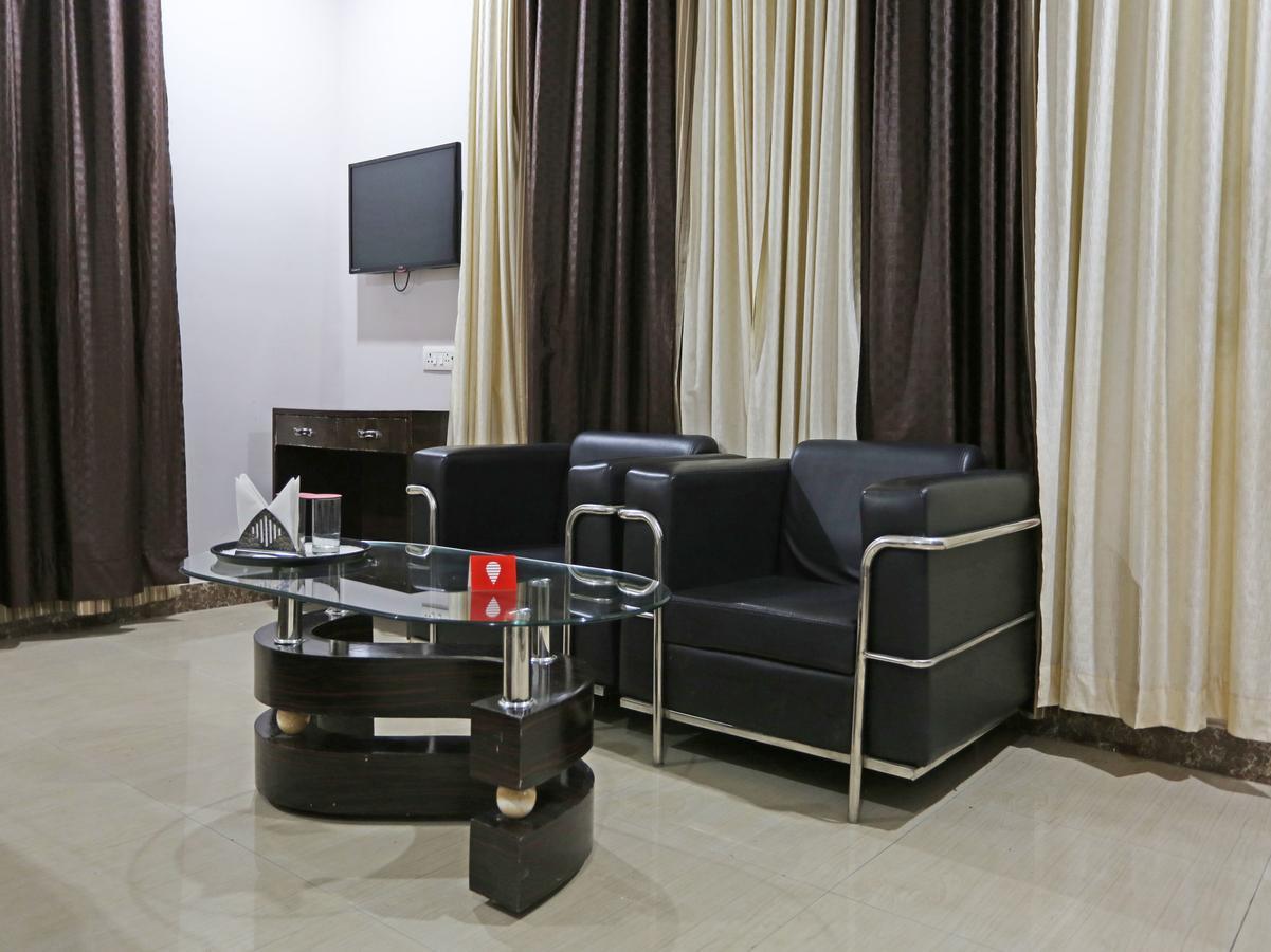 Oyo 4635 Sheetal Hotel Haldwāni Kültér fotó