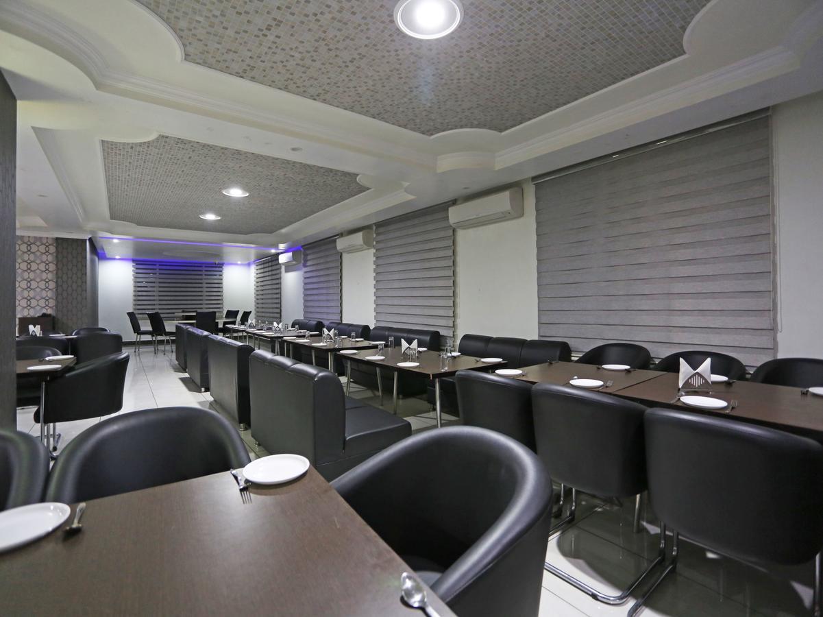 Oyo 4635 Sheetal Hotel Haldwāni Kültér fotó